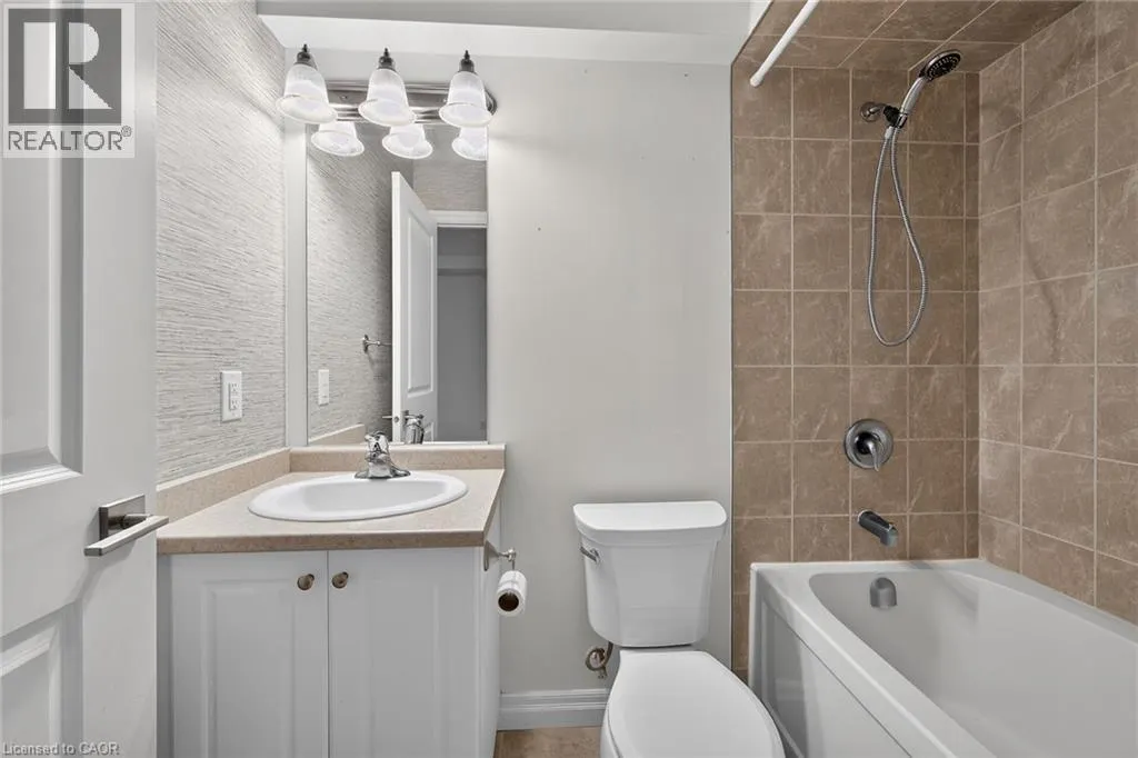 170 ROCKHAVEN Lane Unit# 207 #207