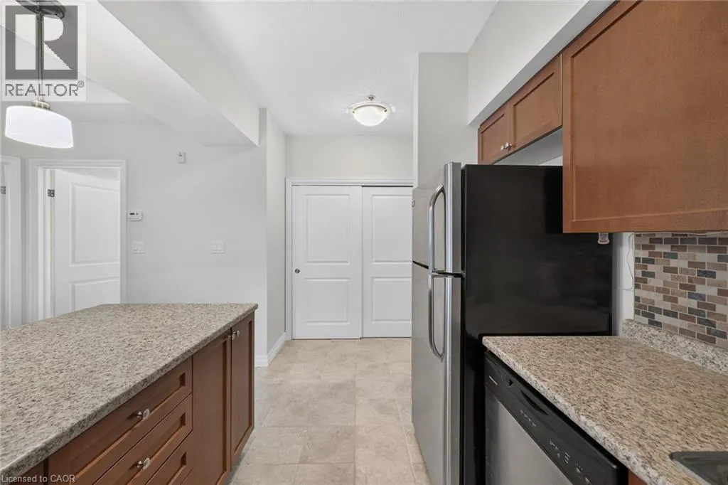 170 ROCKHAVEN Lane Unit# 207 #207