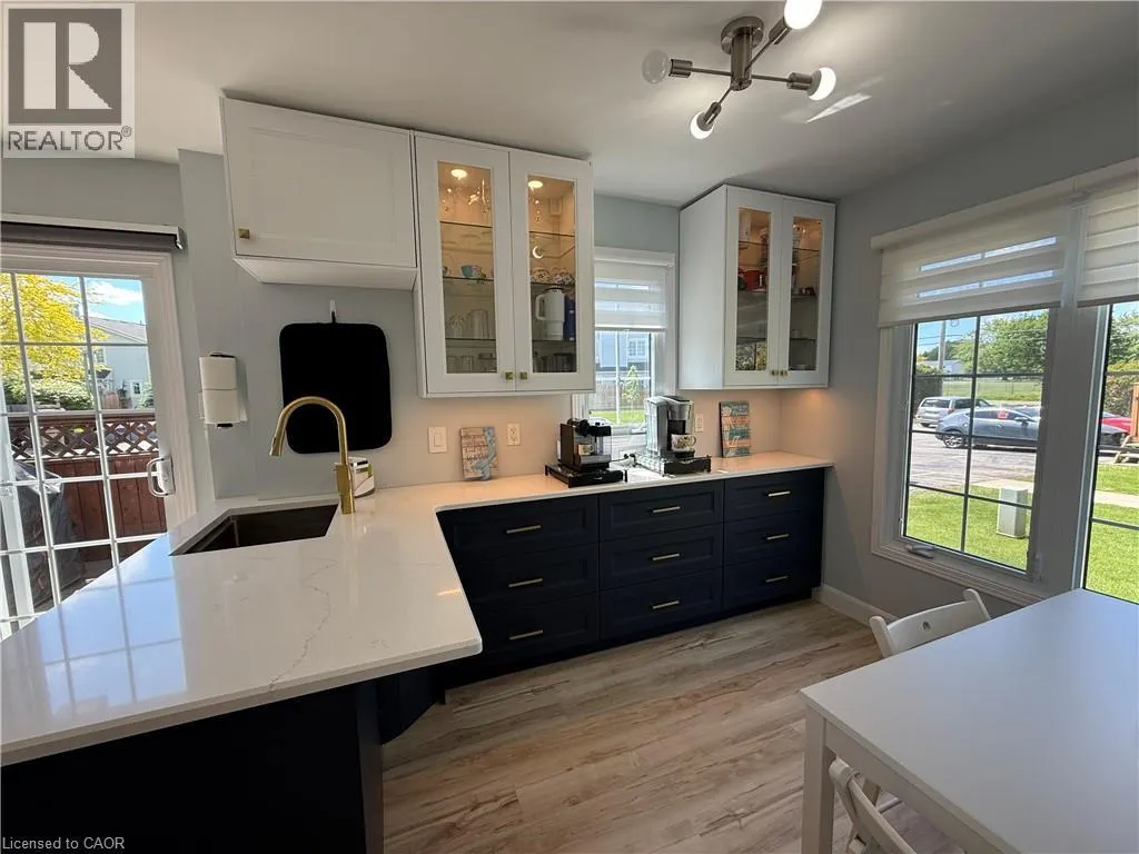 14 NEW LAKESHORE Road Unit# 17 #17