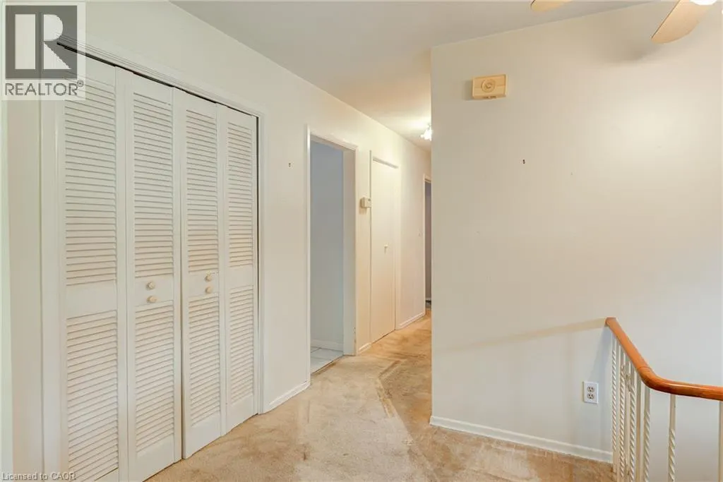 8 BONNYLYN Drive