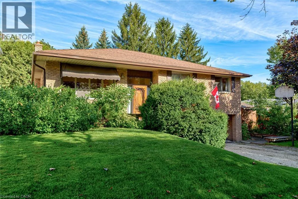 8 BONNYLYN Drive