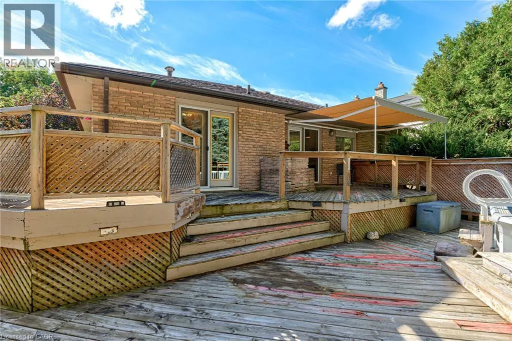 8 BONNYLYN Drive