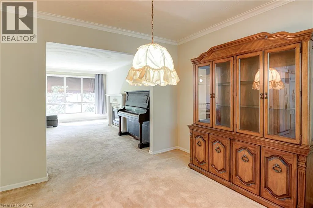 8 BONNYLYN Drive