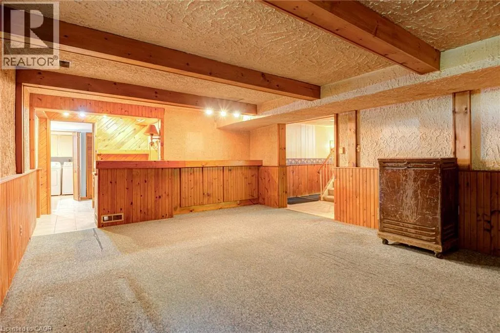 8 BONNYLYN Drive