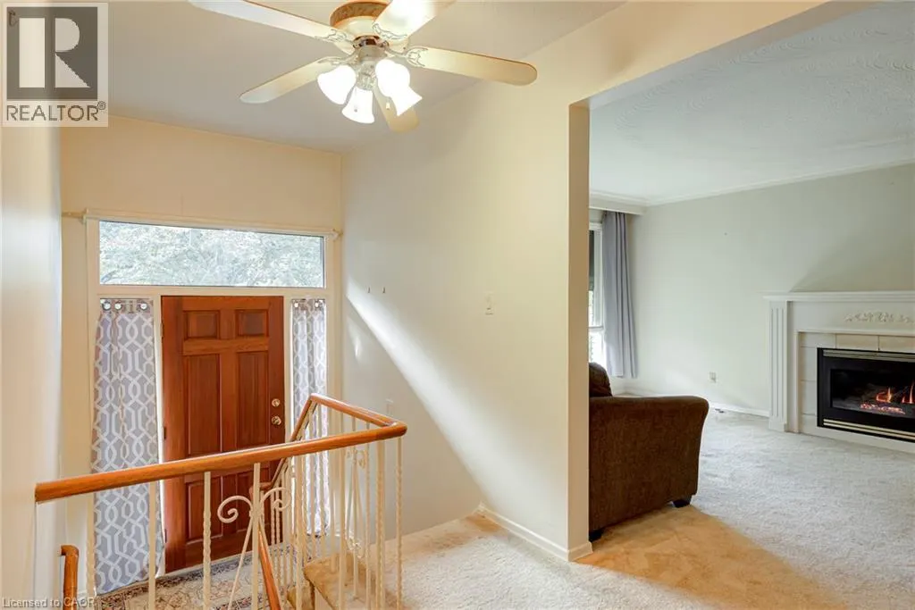 8 BONNYLYN Drive