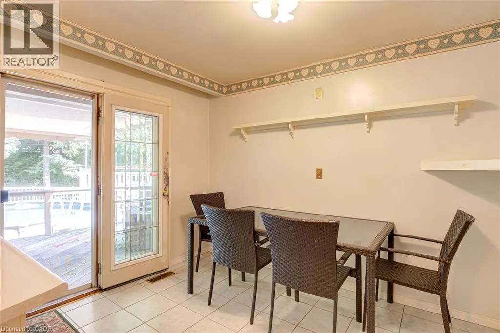 8 BONNYLYN Drive