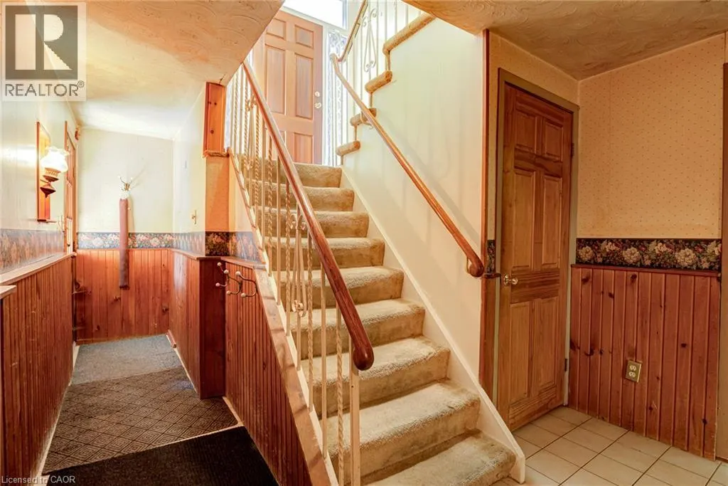 8 BONNYLYN Drive