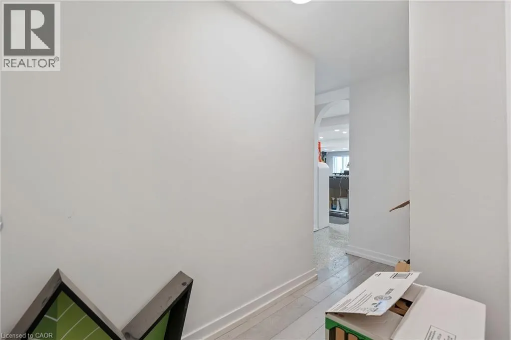 14 CAITHNESS Street E