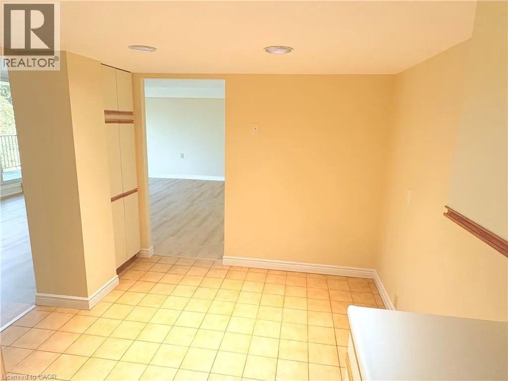 150 WILSON Street W Unit# 304 #304