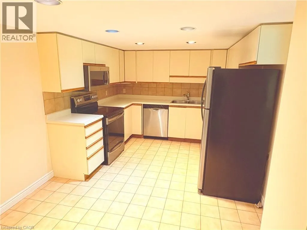 150 WILSON Street W Unit# 304 #304