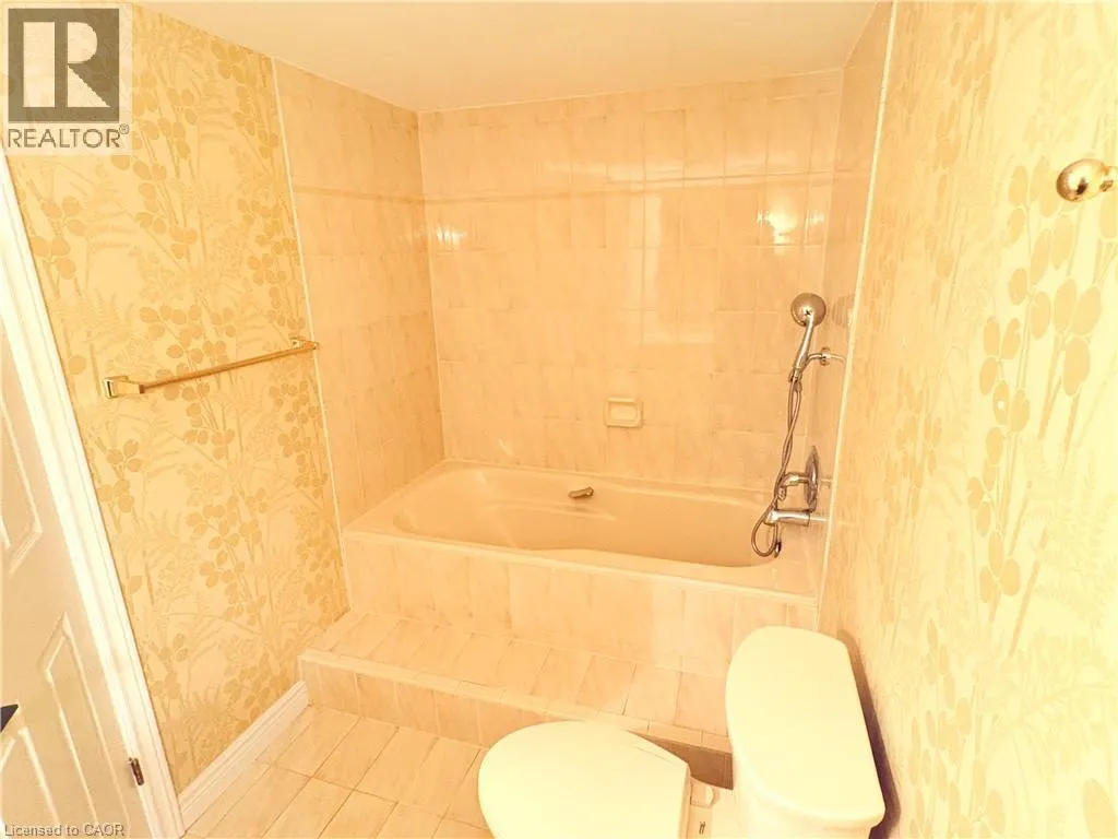 150 WILSON Street W Unit# 304 #304