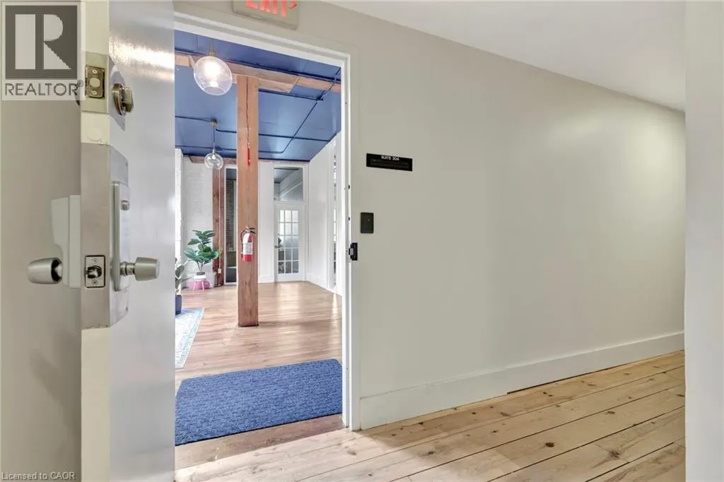 380 KING Street E