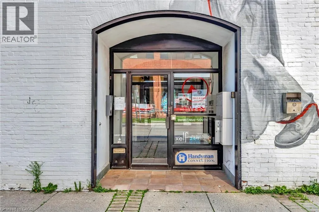 380 KING Street E