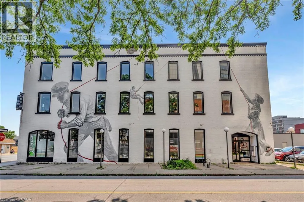 380 KING Street E