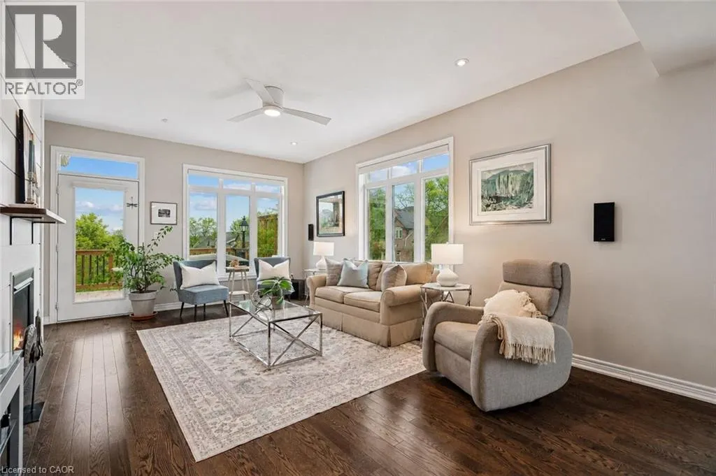 10 CHESTNUT Drive
