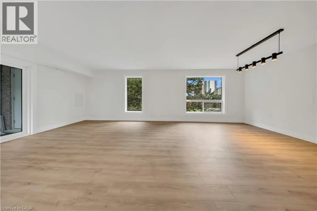 3085 KINGSWAY Drive Unit# 21 #21