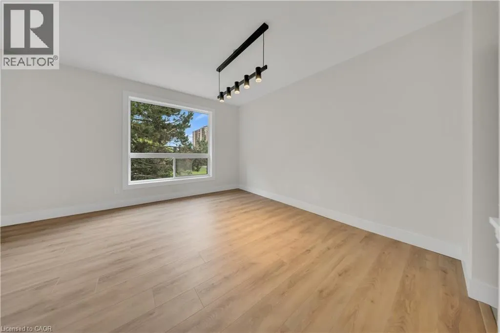 3085 KINGSWAY Drive Unit# 21 #21