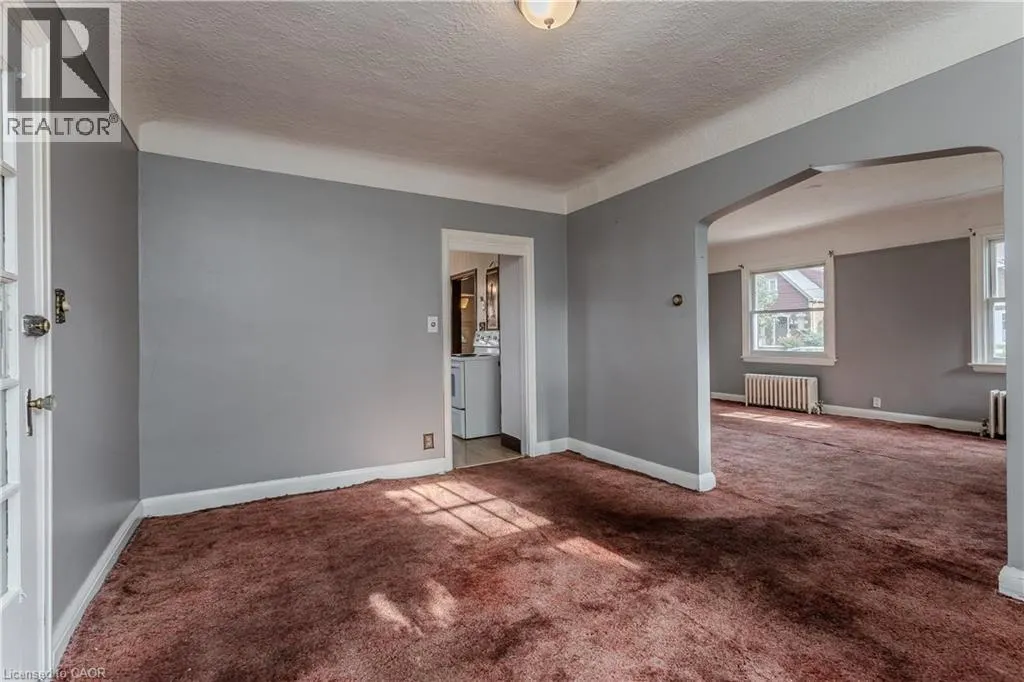 2104 EMERALD Crescent