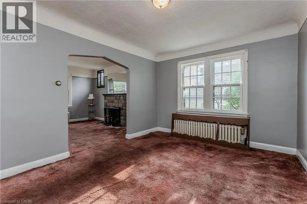 2104 EMERALD Crescent