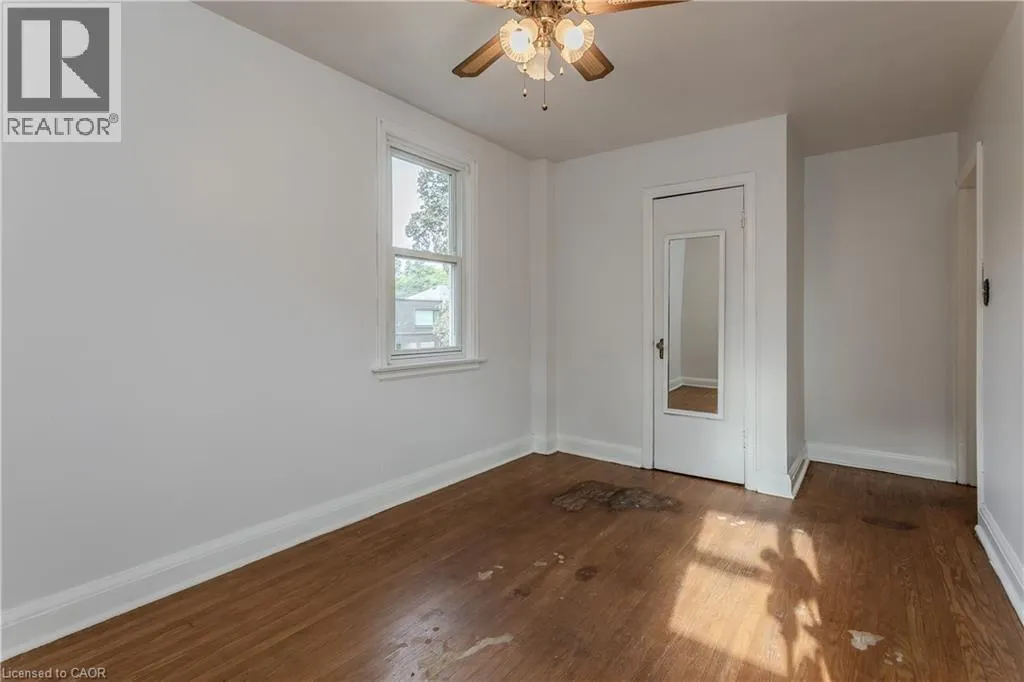 2104 EMERALD Crescent