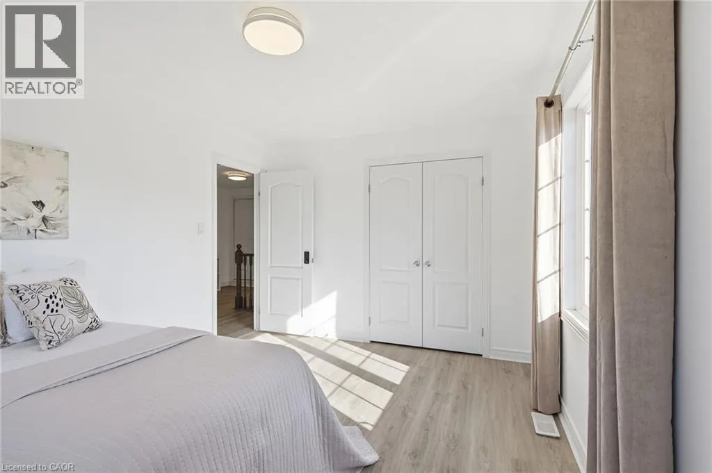 400 STONEHENGE Drive Unit# 8 #8