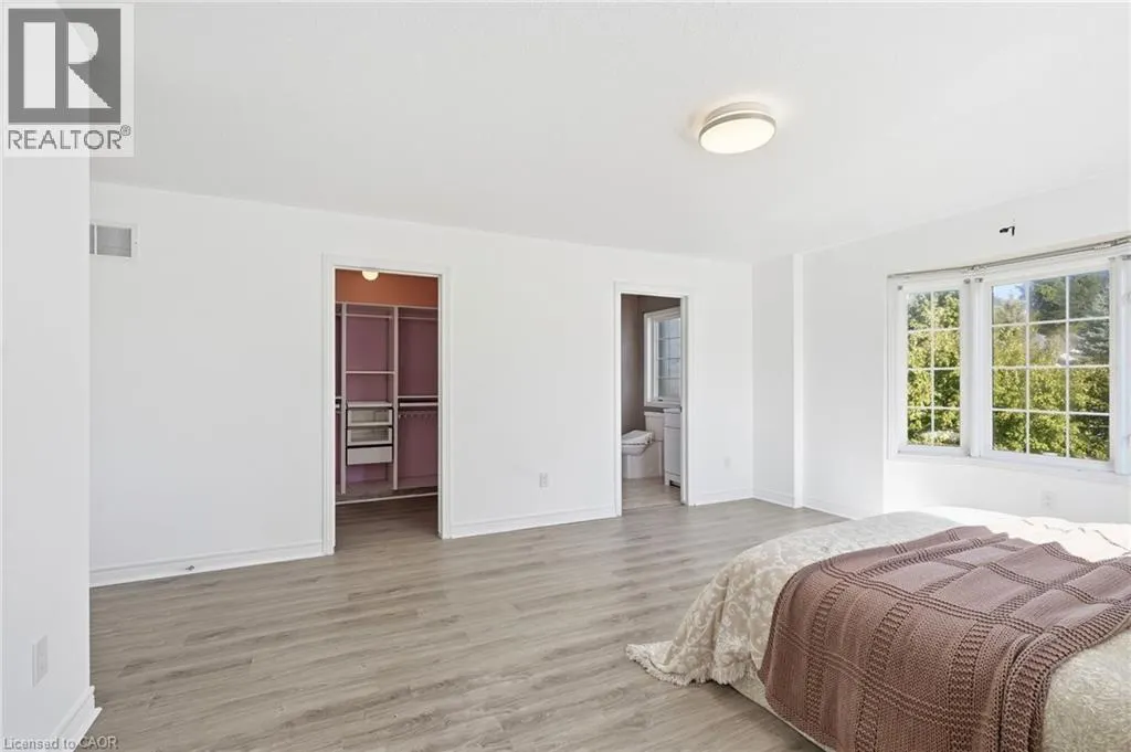 400 STONEHENGE Drive Unit# 8 #8