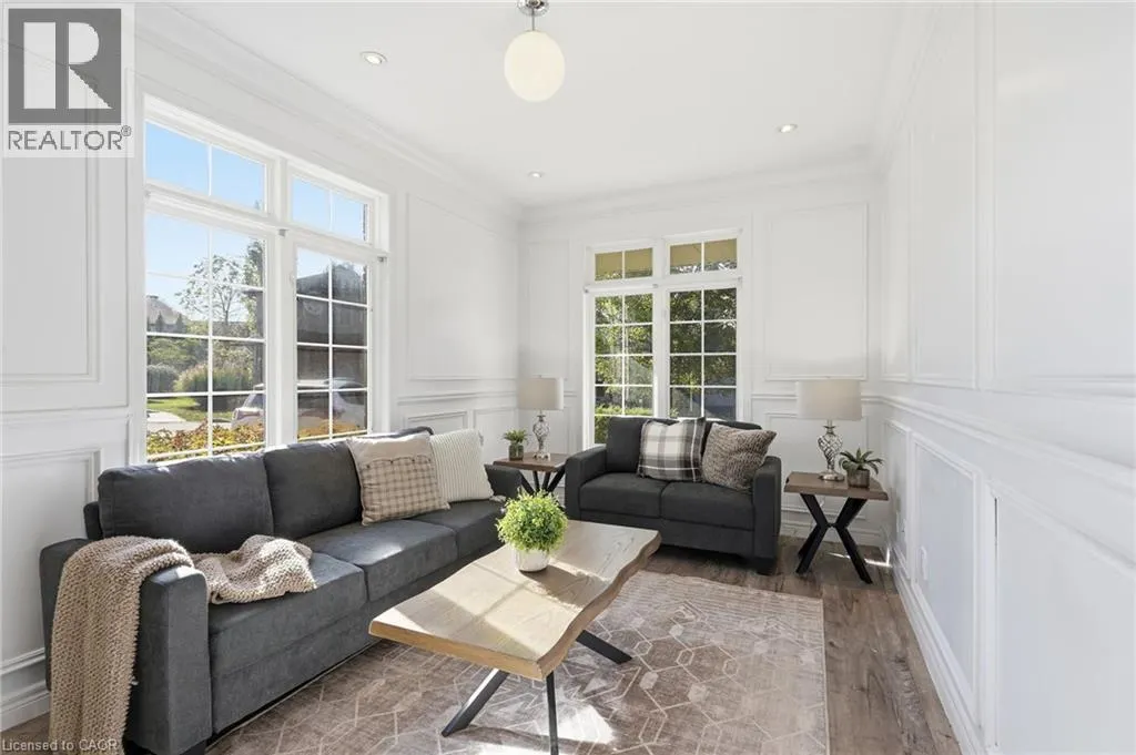 400 STONEHENGE Drive Unit# 8 #8