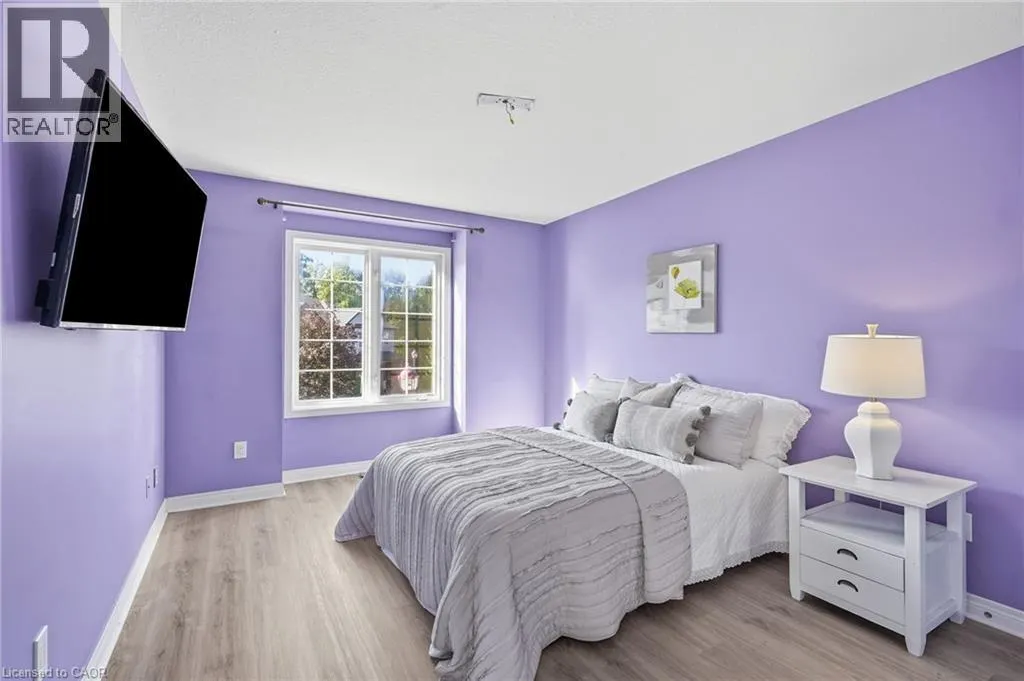 400 STONEHENGE Drive Unit# 8 #8