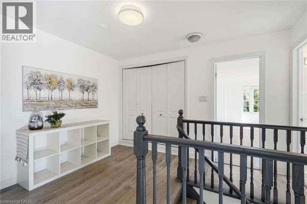 400 STONEHENGE Drive Unit# 8 #8