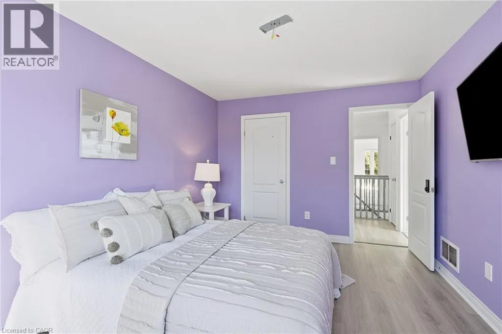 400 STONEHENGE Drive Unit# 8 #8