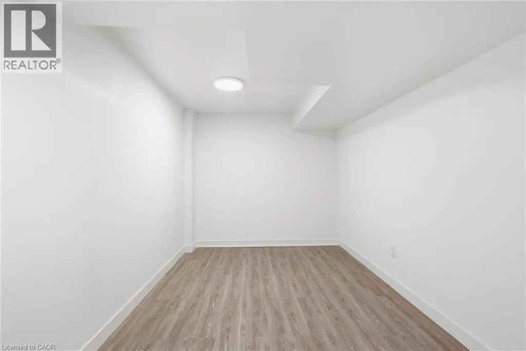 400 STONEHENGE Drive Unit# 8 #8
