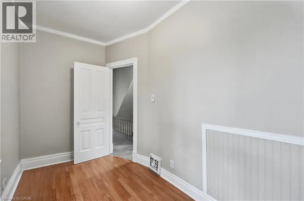 418 MAIN Street W