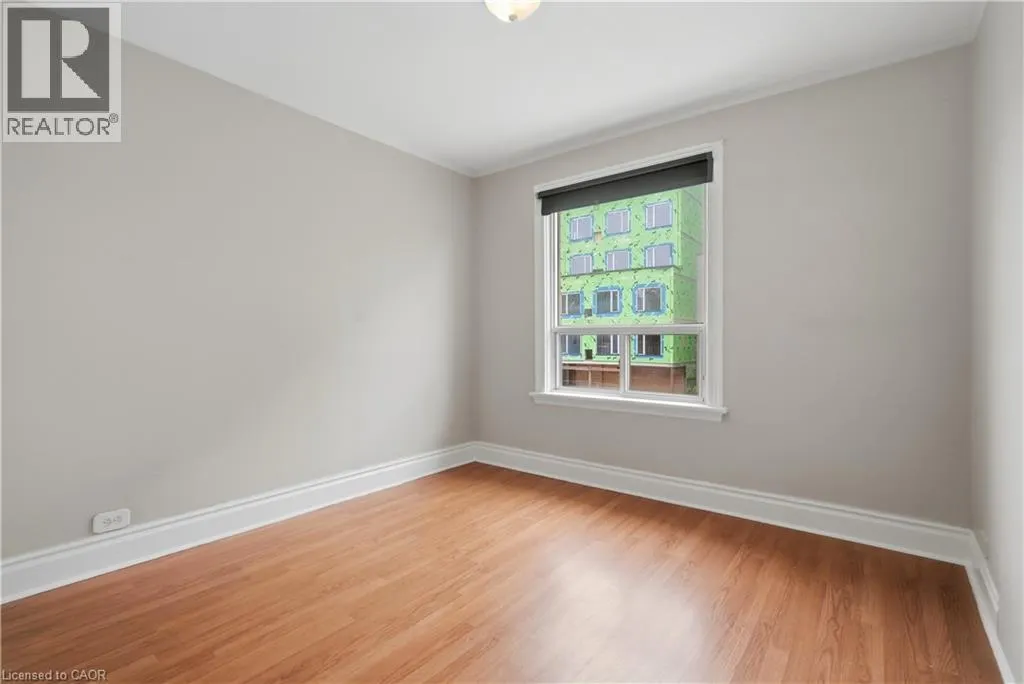 418 MAIN Street W