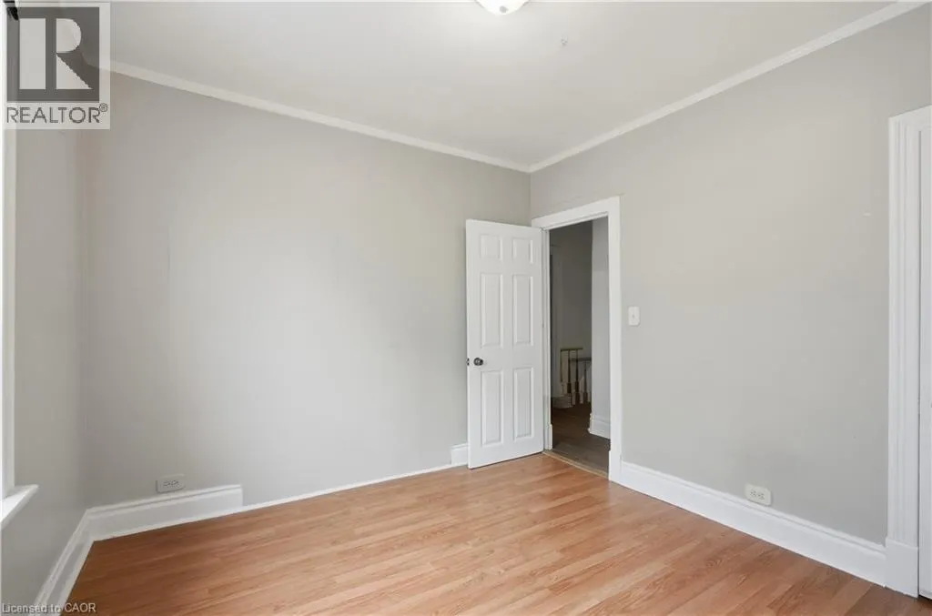 418 MAIN Street W