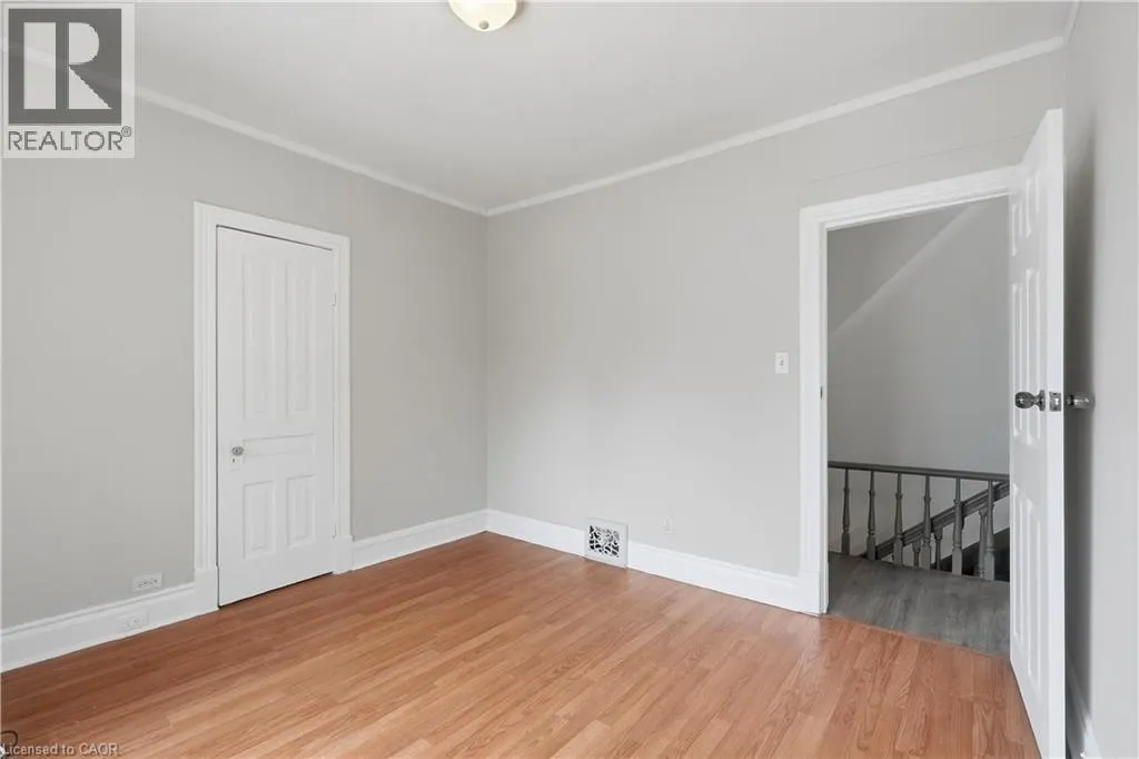 418 MAIN Street W