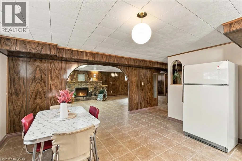 79 OAKLAND Drive