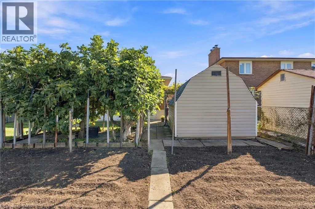 79 OAKLAND Drive