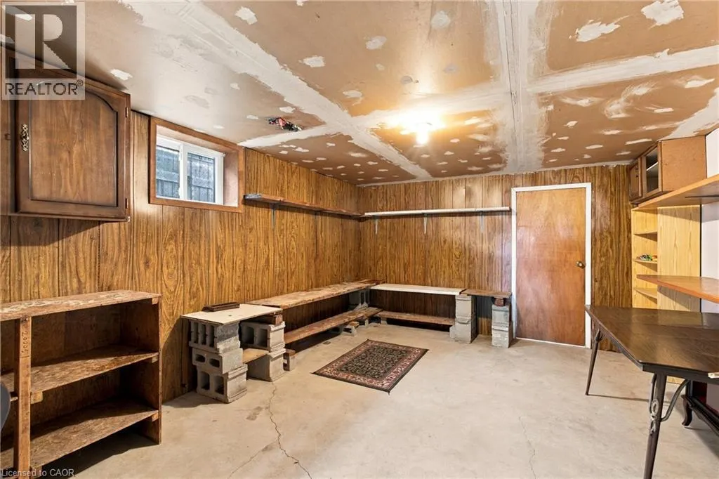79 OAKLAND Drive