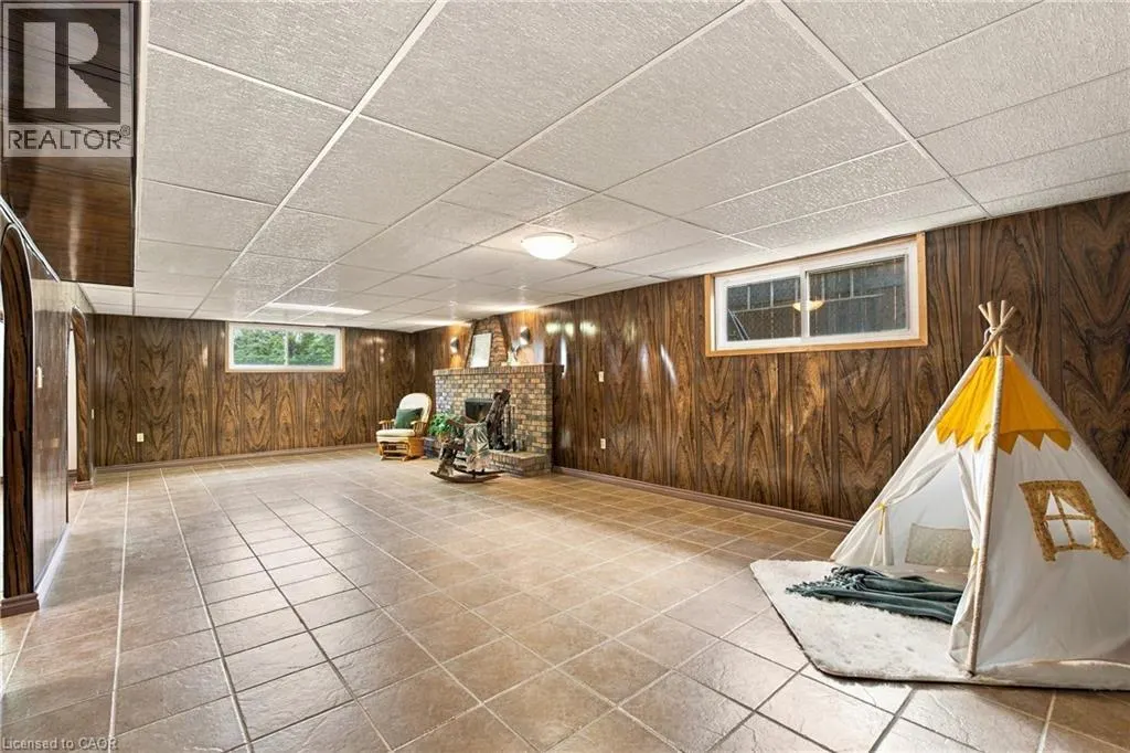 79 OAKLAND Drive