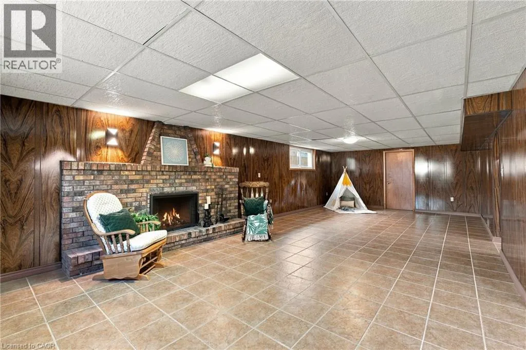 79 OAKLAND Drive