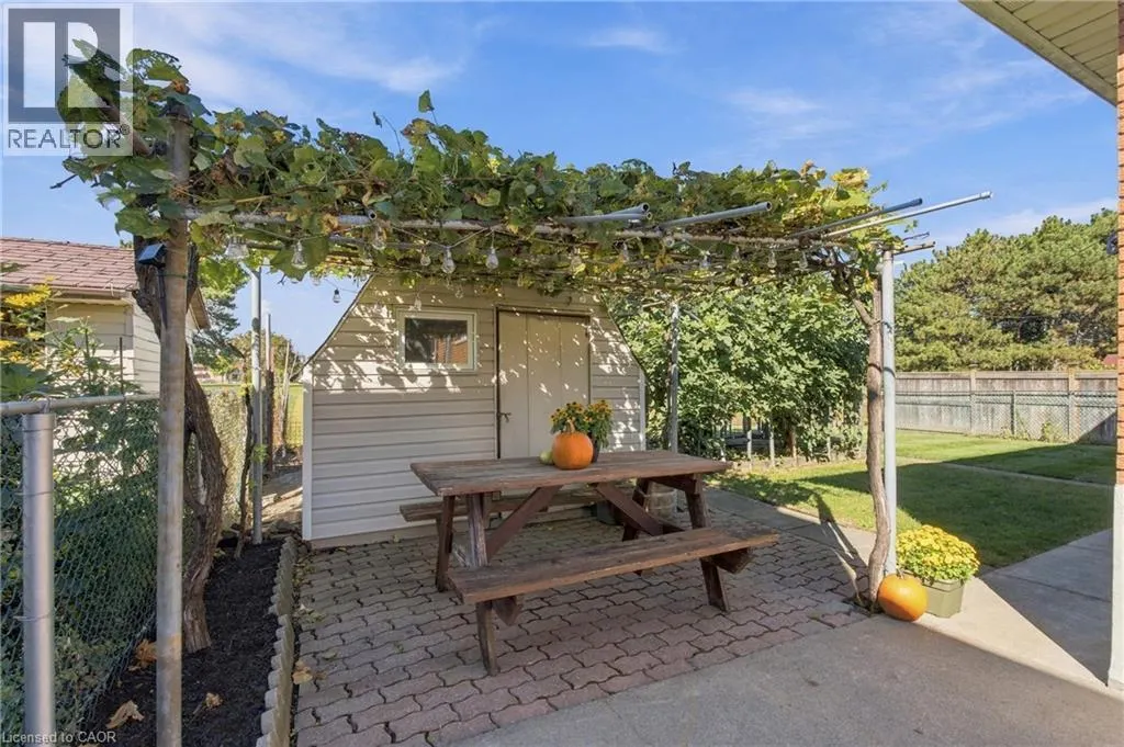 79 OAKLAND Drive