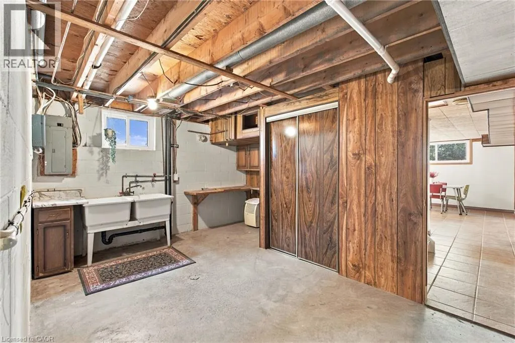 79 OAKLAND Drive
