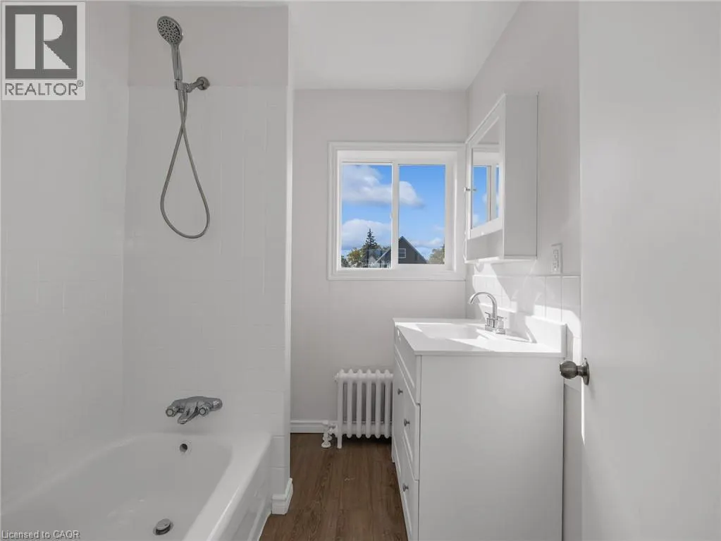 7 MAITLAND Street Unit# UPPER #UPPER
