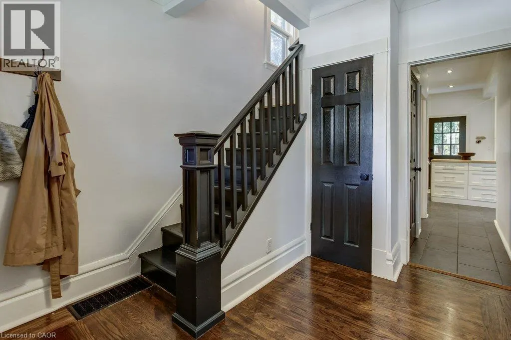 43 ROSSLYN Avenue S
