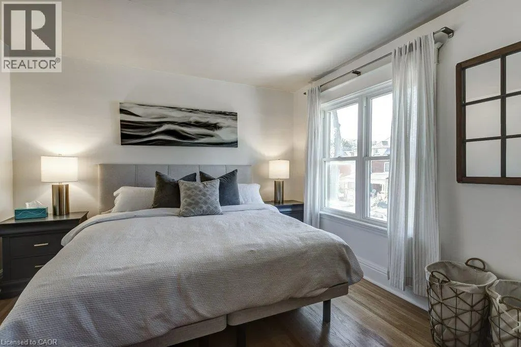 43 ROSSLYN Avenue S