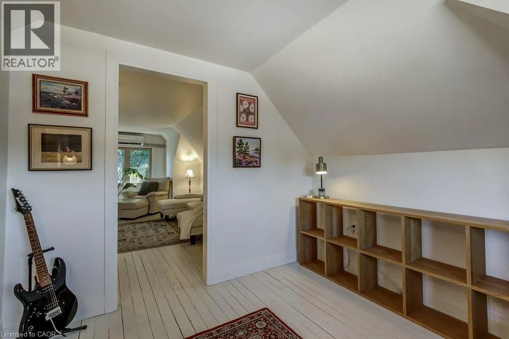 43 ROSSLYN Avenue S