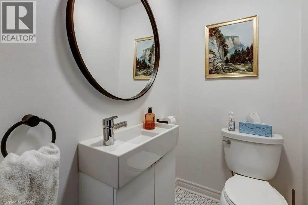 43 ROSSLYN Avenue S