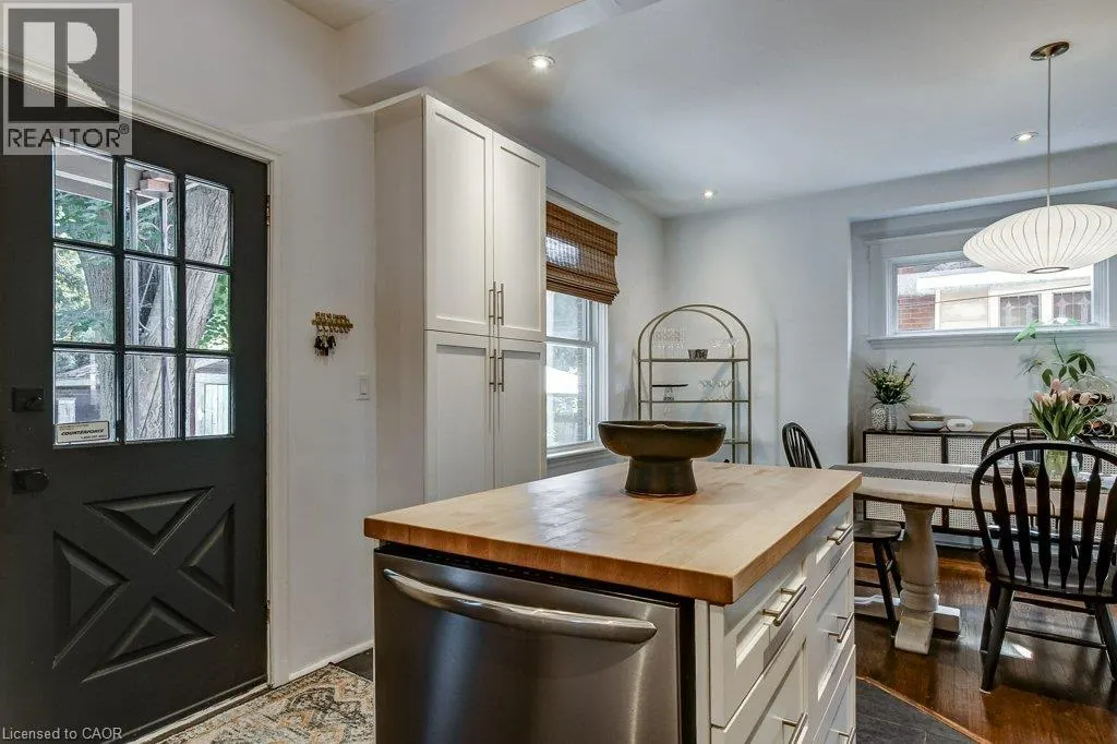 43 ROSSLYN Avenue S