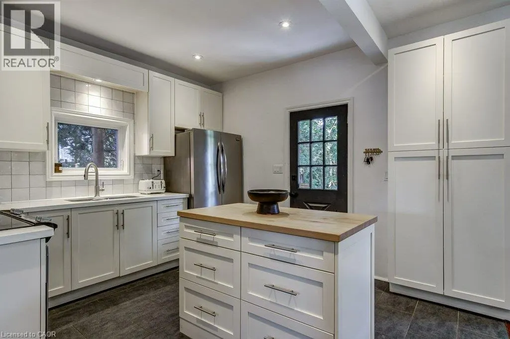 43 ROSSLYN Avenue S
