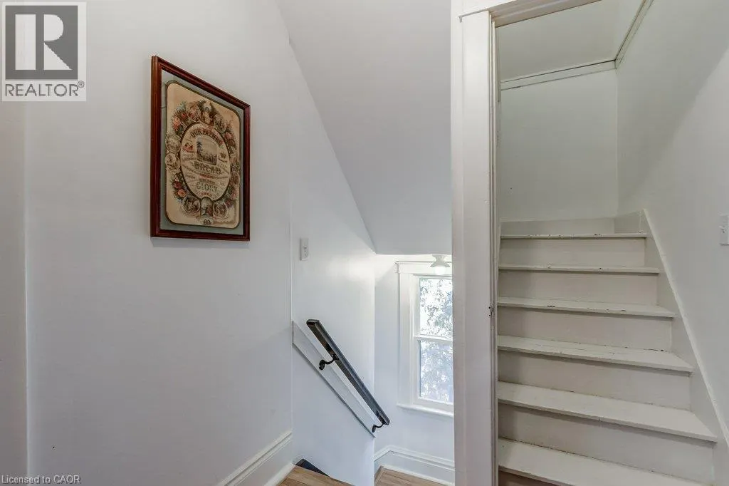 43 ROSSLYN Avenue S